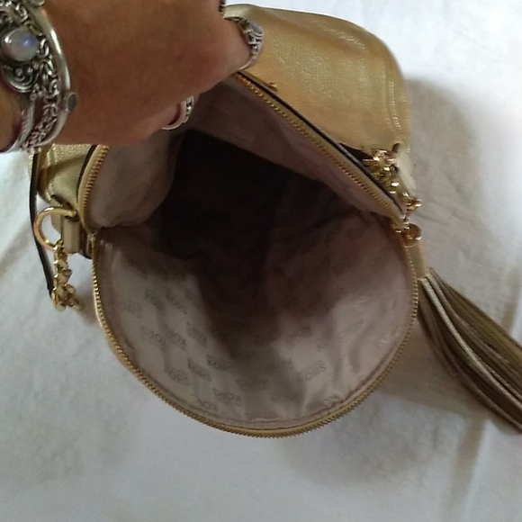 **WKEND SALE** Michael Kors Metallic Pale Gold Bedford Tassel Med - Picture 6 of 16